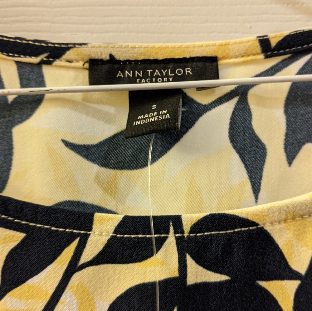 Top - Picture 2 of 2